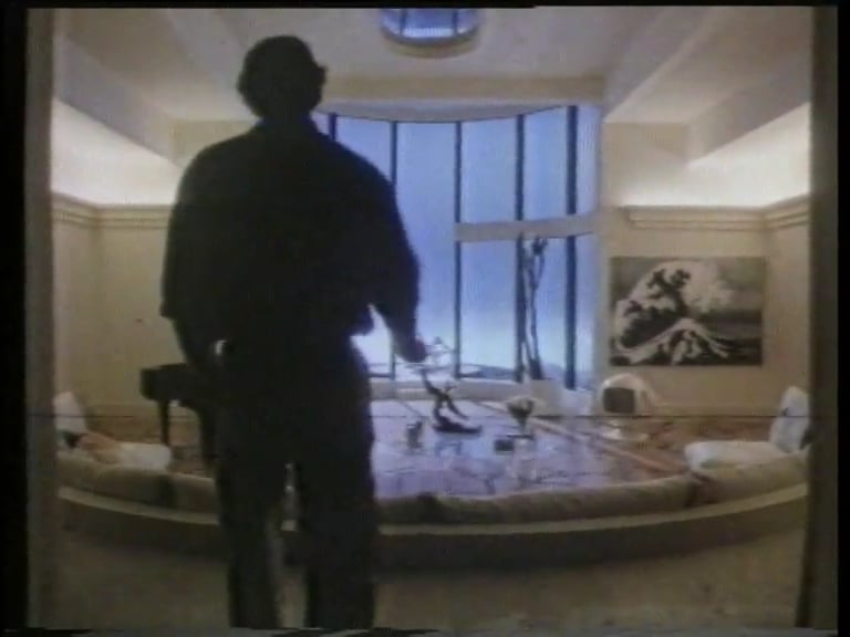 Coca Cola Horizontal Pour